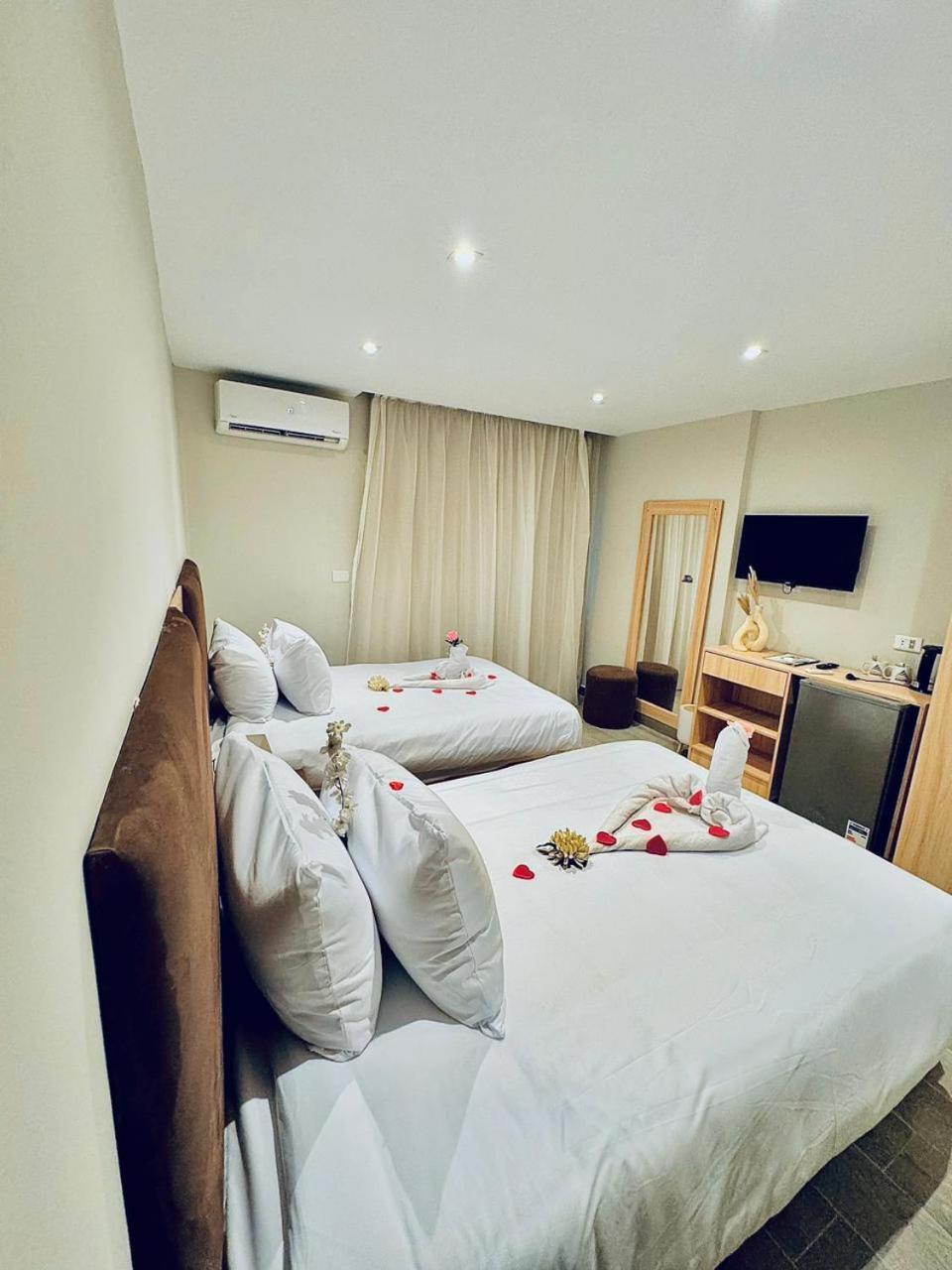 Khufu Pyramids View Bed & Breakfast