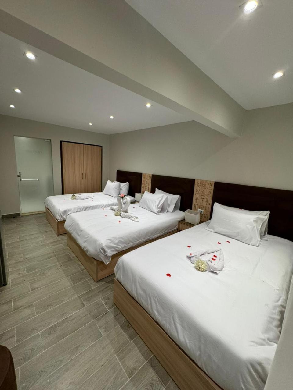 Khufu Pyramids View Bed & Breakfast